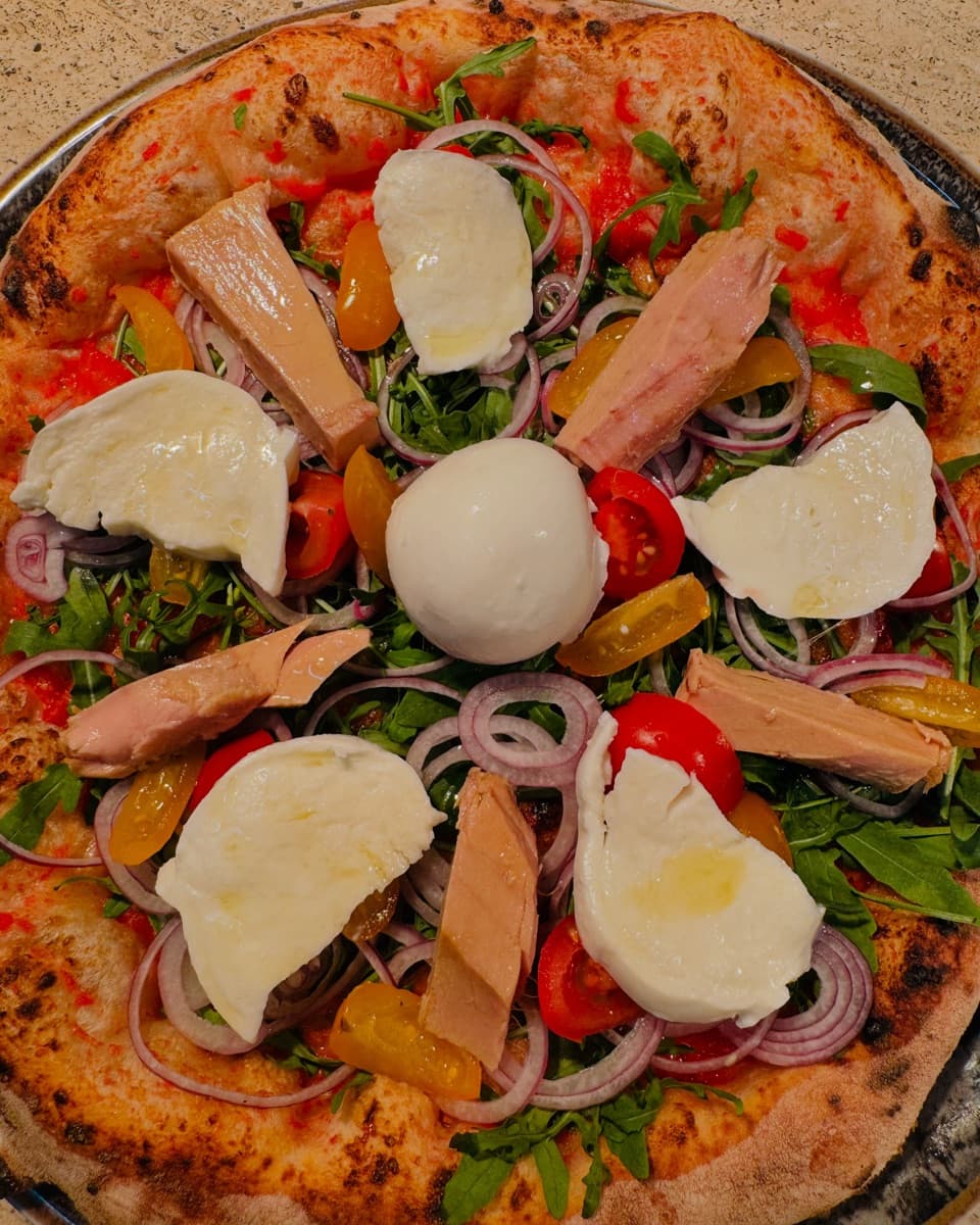 Pizza Tropeana con cipolla rossa di Tropea IGP