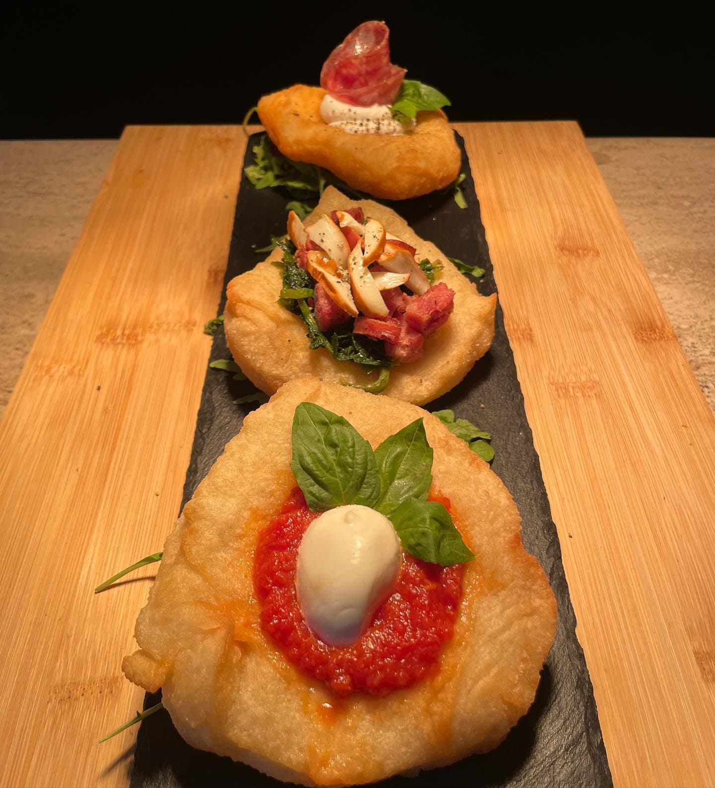 Tris Montanarine — 3 montanarine fritte farcite a piacere dallo chef